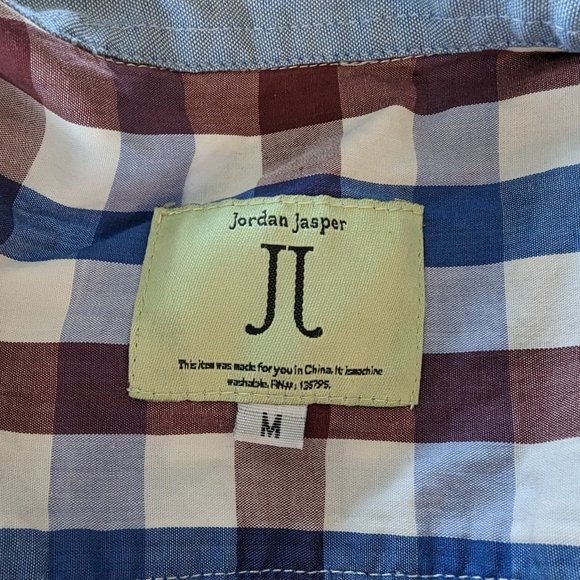 Men's Checkered Button Down Shirt - Picture 3 of 5